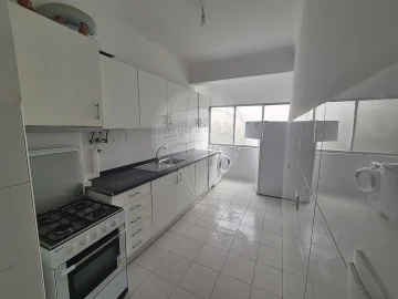 Apartamento T2 para Venda em Agualva e Mira-Sintra