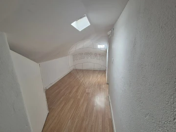 Apartamento T2 para Venda em Agualva e Mira-Sintra