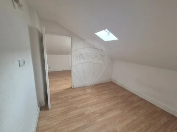 Apartamento T2 para Venda em Agualva e Mira-Sintra