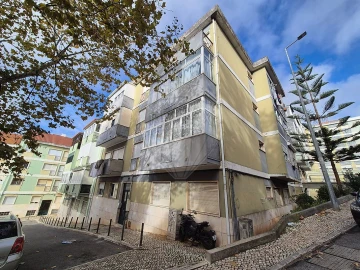 Apartamento T2 para Venda em Agualva e Mira-Sintra