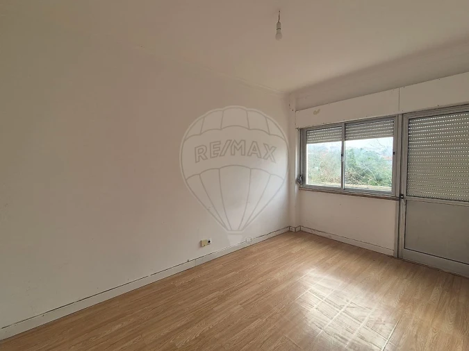 Apartamento T2 para Venda em Agualva e Mira-Sintra Foto 2