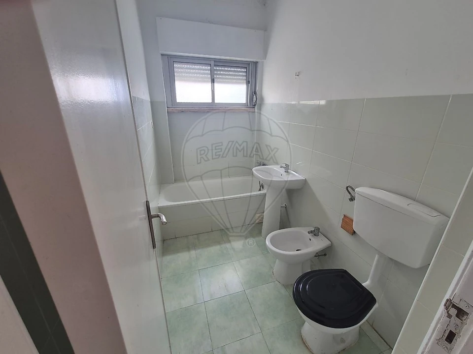 Apartamento T2 para Venda em Agualva e Mira-Sintra Foto 5