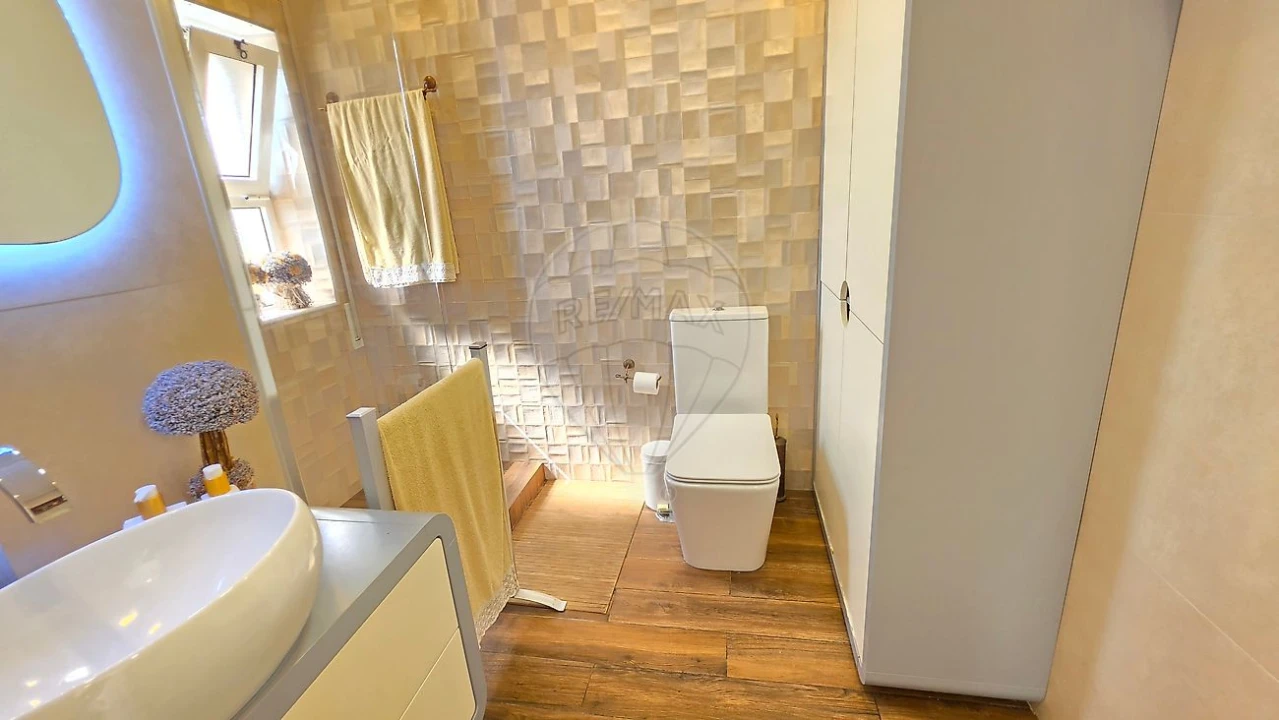Apartamento T3 para Venda em Almada, Cova da Piedade, Pragal e Cacilhas Foto 1