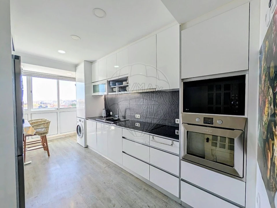 Apartamento T3 para Venda em Almada, Cova da Piedade, Pragal e Cacilhas Foto 7
