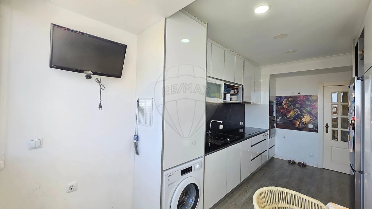 Apartamento T3 para Venda em Almada, Cova da Piedade, Pragal e Cacilhas Foto 24