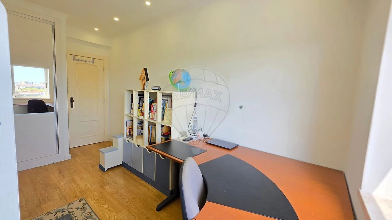 Apartamento T3 para Venda em Almada, Cova da Piedade, Pragal e Cacilhas Foto 30