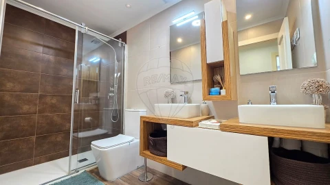 Apartamento T3 para Venda em Almada, Cova da Piedade, Pragal e Cacilhas