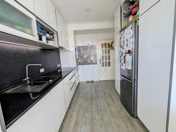 Apartamento T3 para Venda em Almada, Cova da Piedade, Pragal e Cacilhas