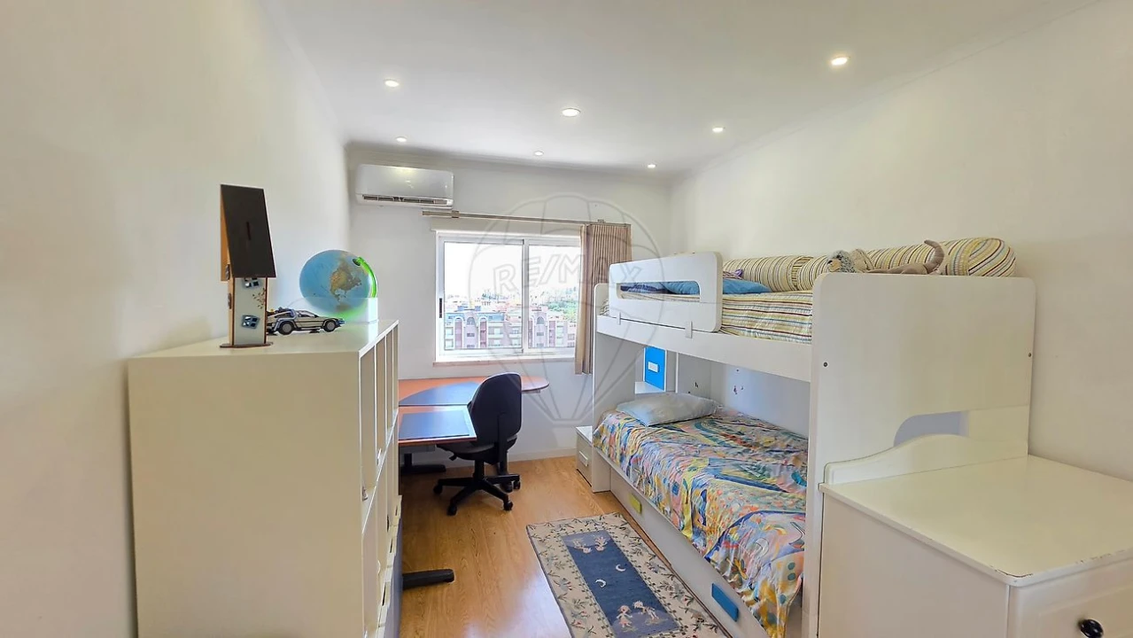 Apartamento T3 para Venda em Almada, Cova da Piedade, Pragal e Cacilhas Foto 31