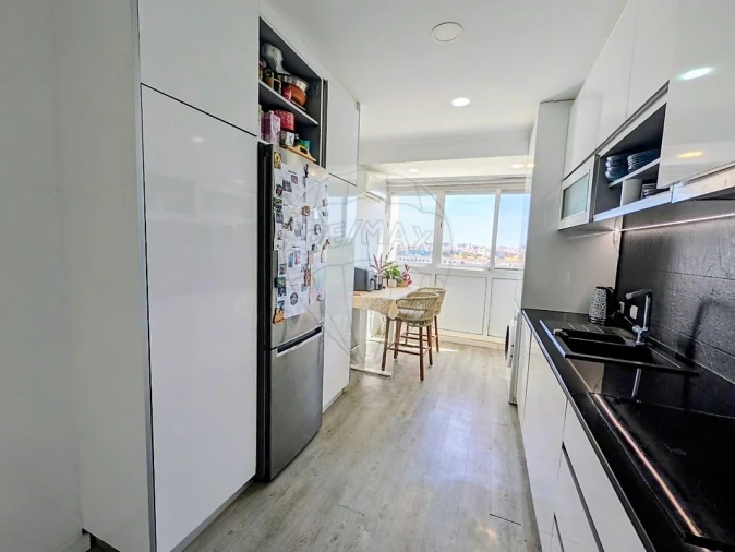 Apartamento T3 para Venda em Almada, Cova da Piedade, Pragal e Cacilhas Foto 8