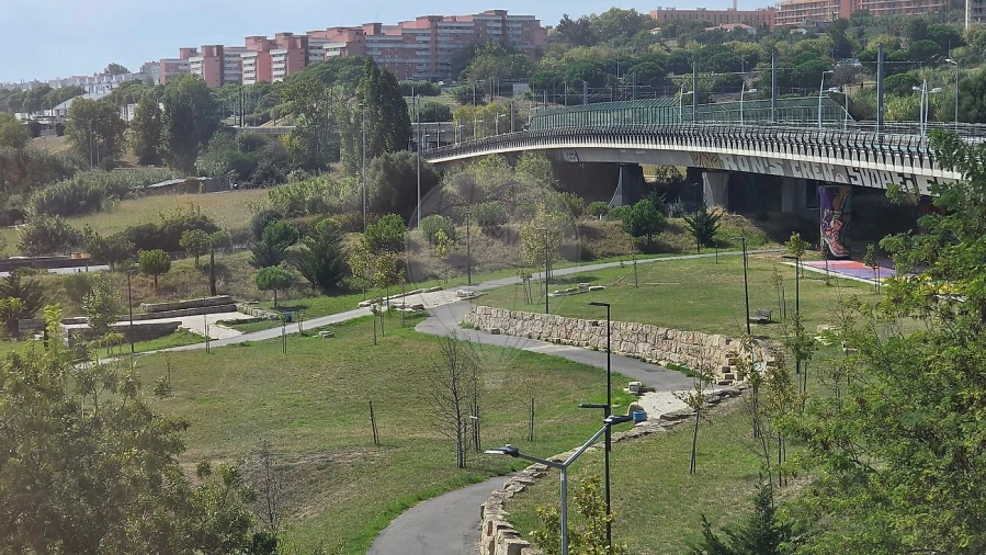Apartamento T3 para Venda em Almada, Cova da Piedade, Pragal e Cacilhas Foto 3