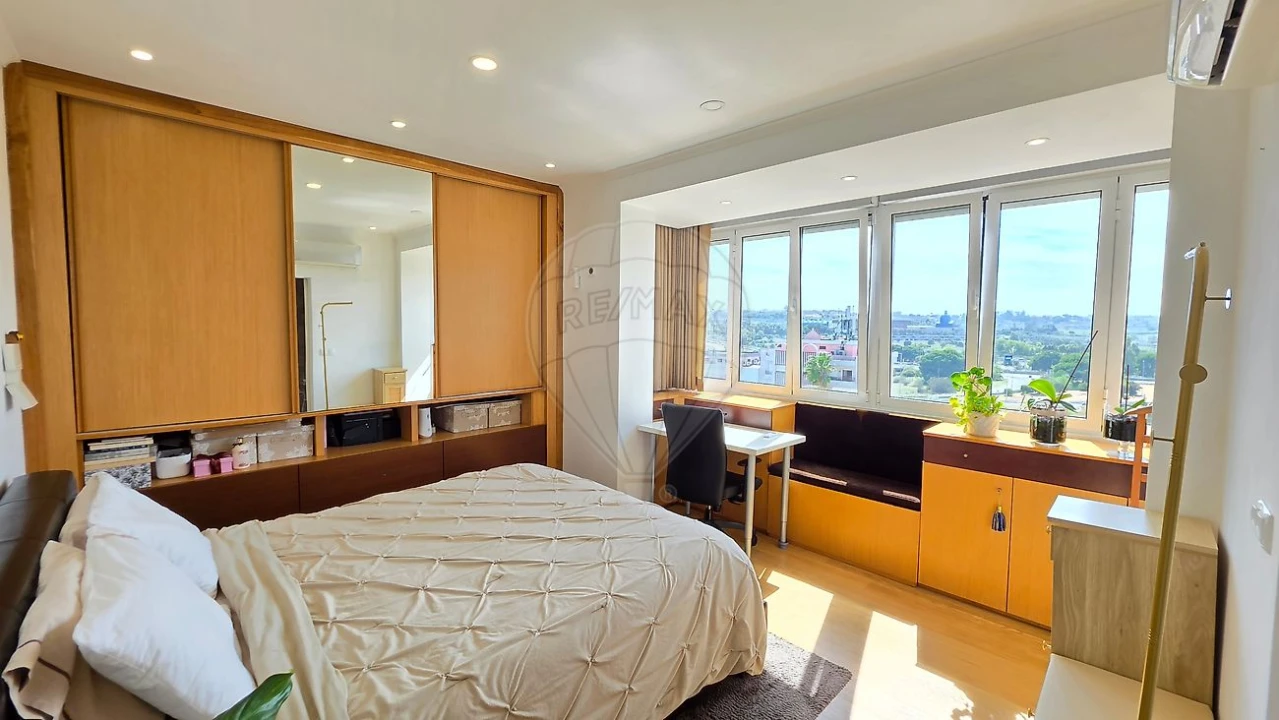 Apartamento T3 para Venda em Almada, Cova da Piedade, Pragal e Cacilhas Foto 35