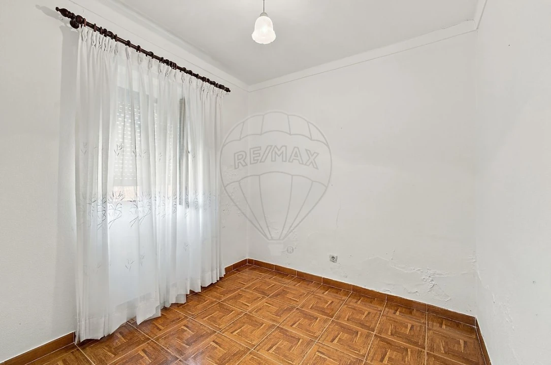 Moradia T2 para Venda em Maxial e Monte Redondo Foto 1