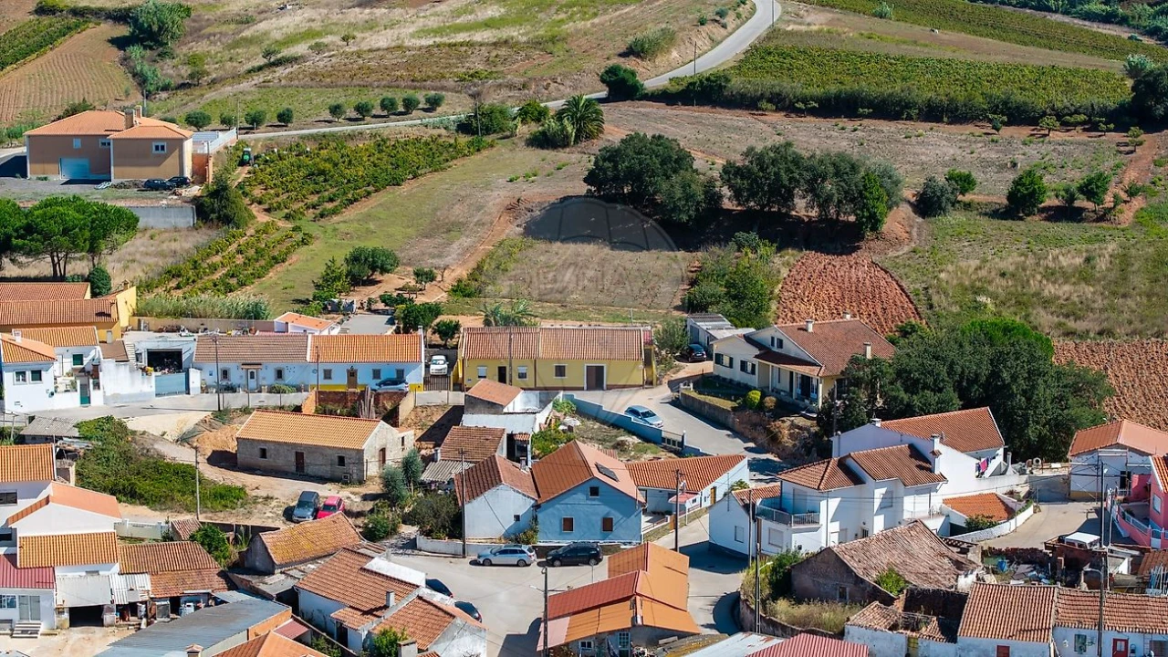 Moradia T2 para Venda em Maxial e Monte Redondo Foto 37