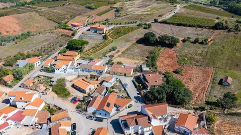 Moradia T2 para Venda em Maxial e Monte Redondo