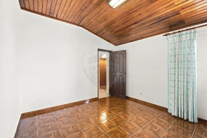 Moradia T2 para Venda em Maxial e Monte Redondo