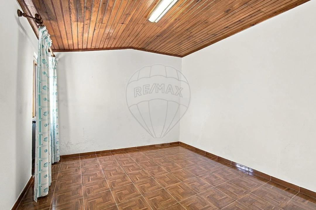 Moradia T2 para Venda em Maxial e Monte Redondo Foto 10