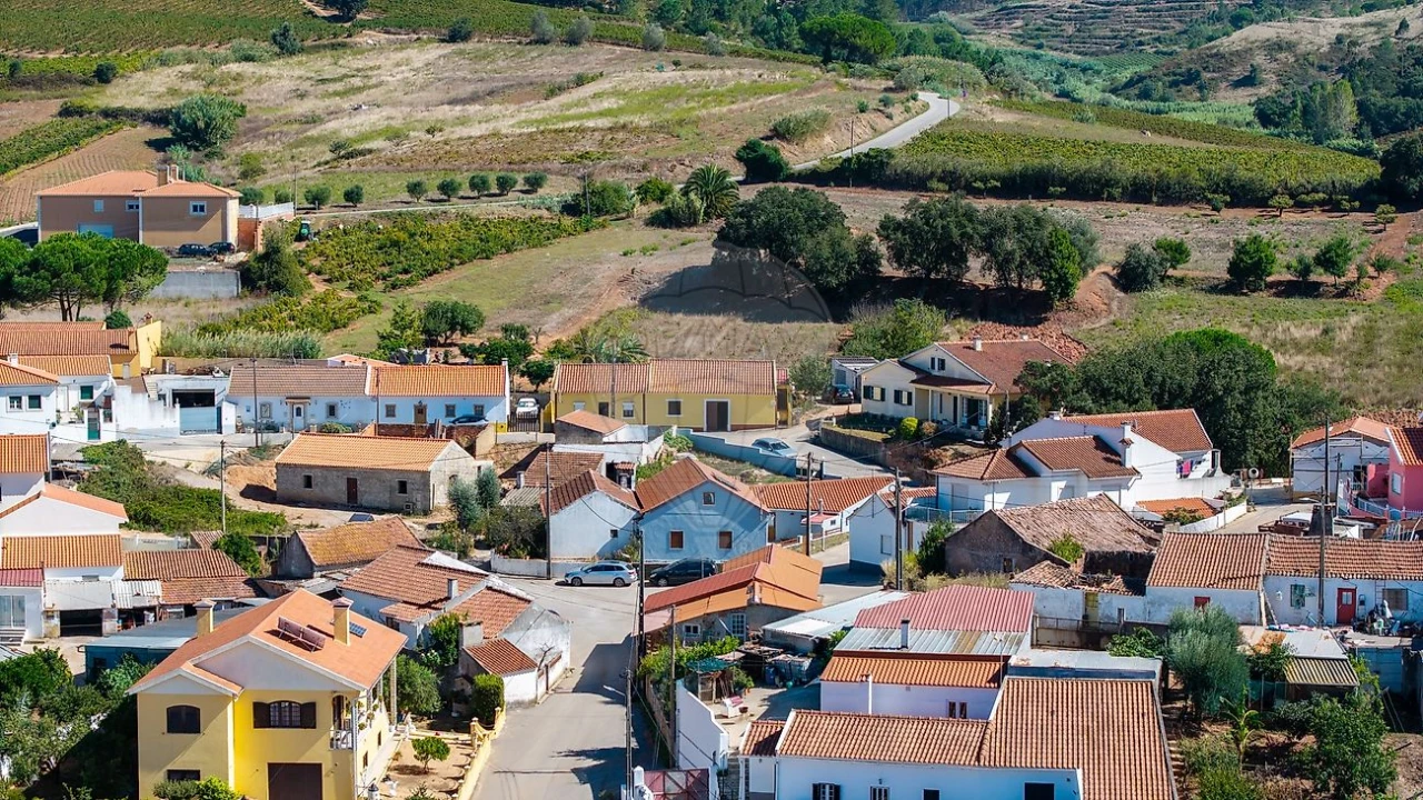 Moradia T2 para Venda em Maxial e Monte Redondo Foto 38