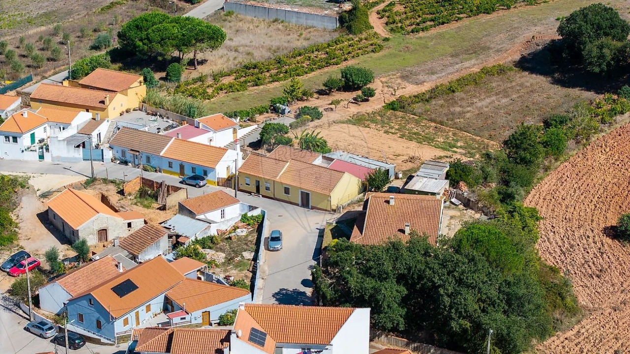 Moradia T2 para Venda em Maxial e Monte Redondo Foto 39
