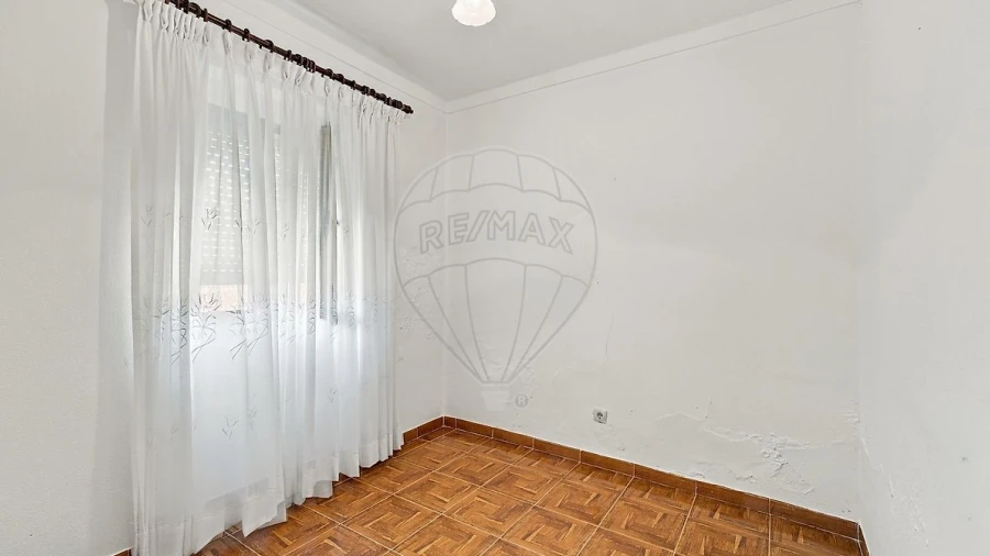 Moradia T2 para Venda em Maxial e Monte Redondo