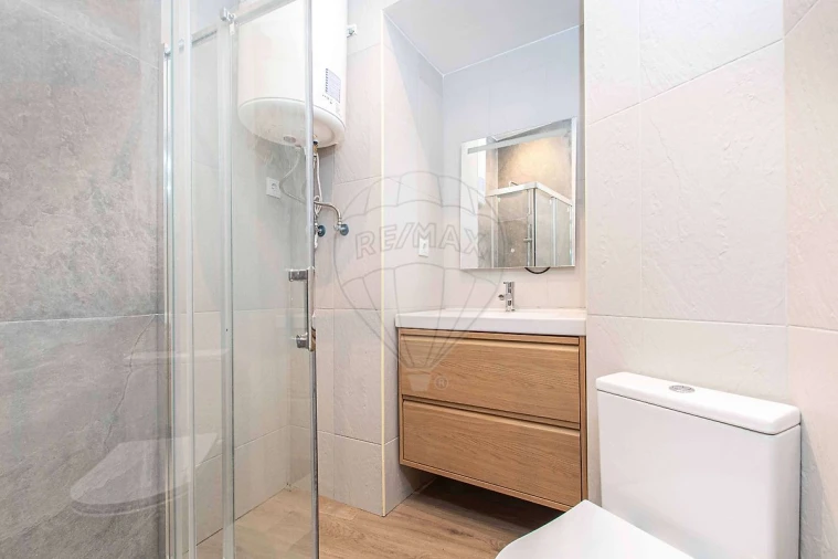 Apartamento T2 para Venda em Póvoa de Santa Iria e Forte da Casa Foto 9