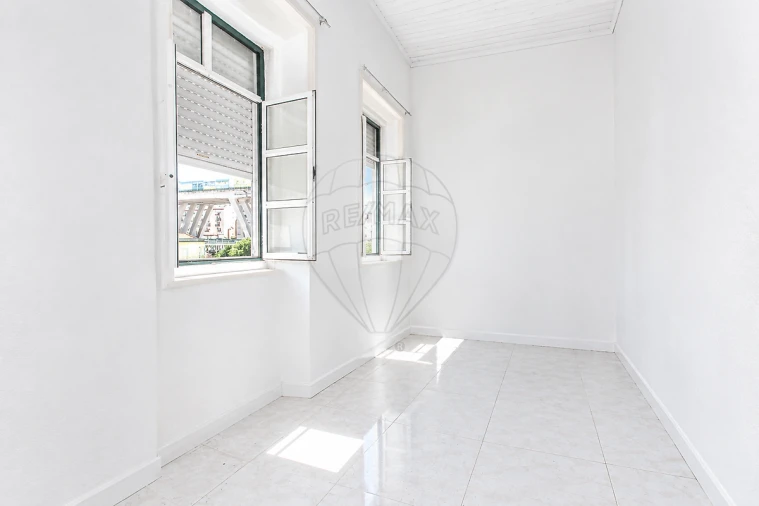 Apartamento T2 para Venda em Póvoa de Santa Iria e Forte da Casa Foto 28