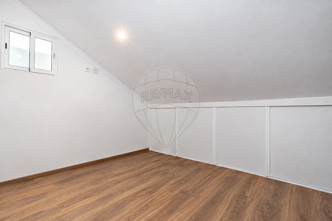 Apartamento T2 para Venda em Póvoa de Santa Iria e Forte da Casa Foto 18
