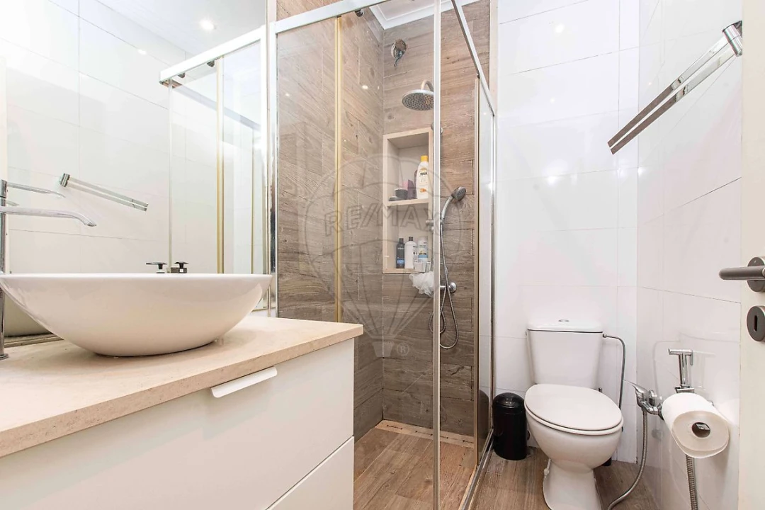 Apartamento T2 para Venda em Póvoa de Santa Iria e Forte da Casa Foto 1