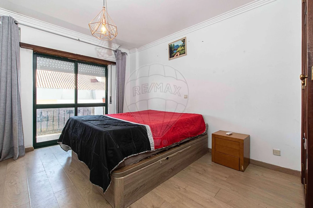 Apartamento T2 para Venda em Póvoa de Santa Iria e Forte da Casa Foto 12