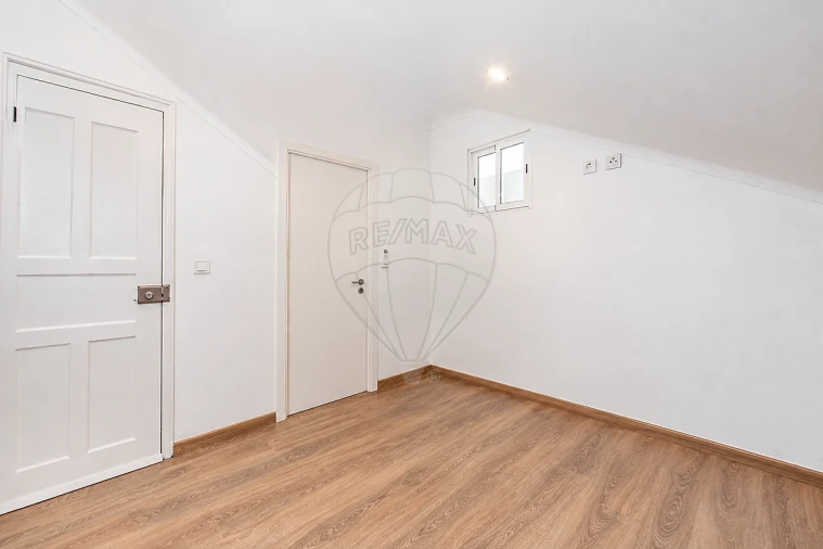 Apartamento T2 para Venda em Póvoa de Santa Iria e Forte da Casa Foto 19