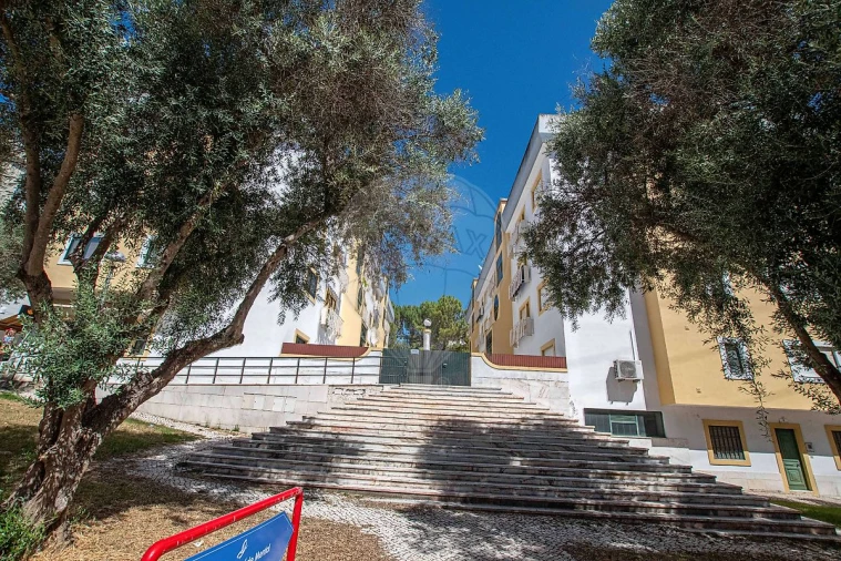 Apartamento T2 para Venda em Póvoa de Santa Iria e Forte da Casa Foto 5