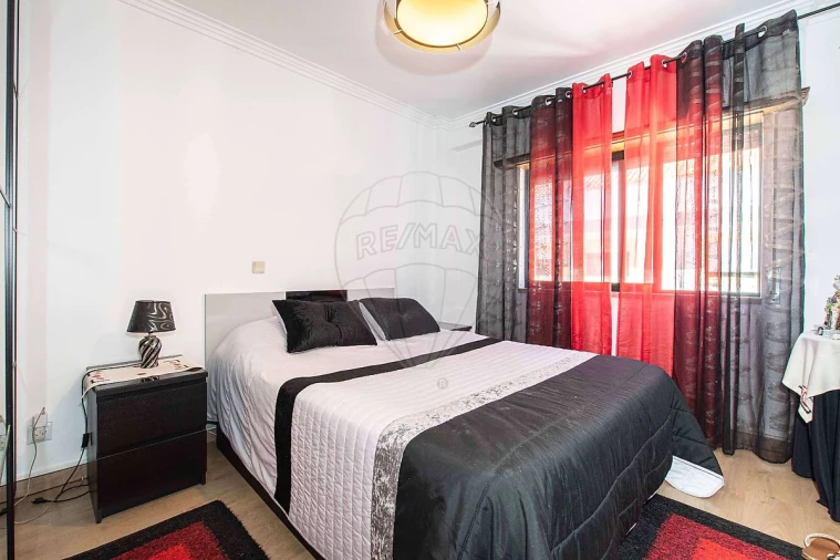 Apartamento T2 para Venda em Póvoa de Santa Iria e Forte da Casa Foto 8