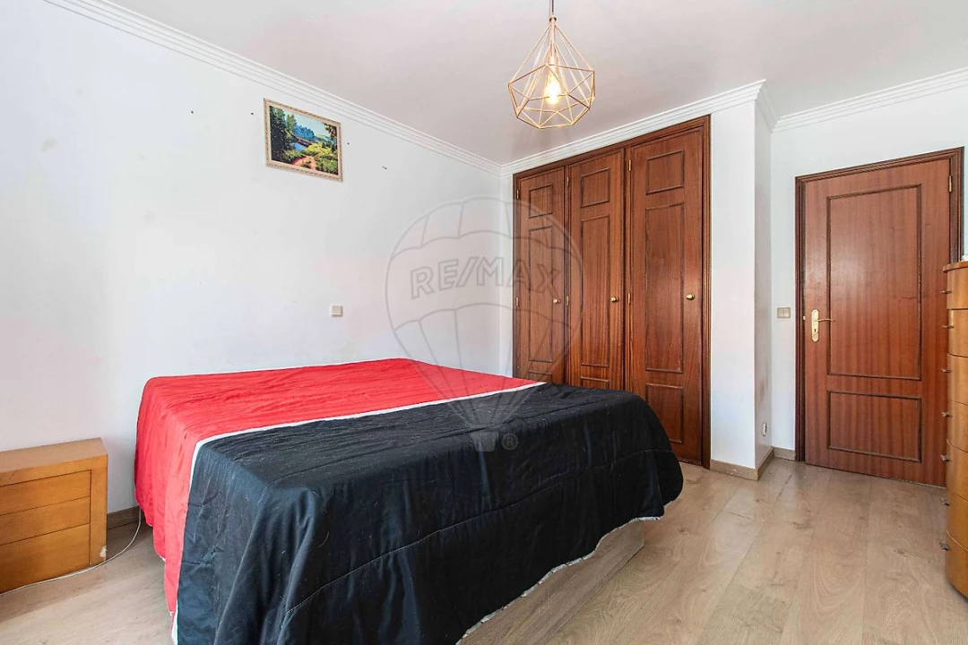 Apartamento T2 para Venda em Póvoa de Santa Iria e Forte da Casa Foto 11