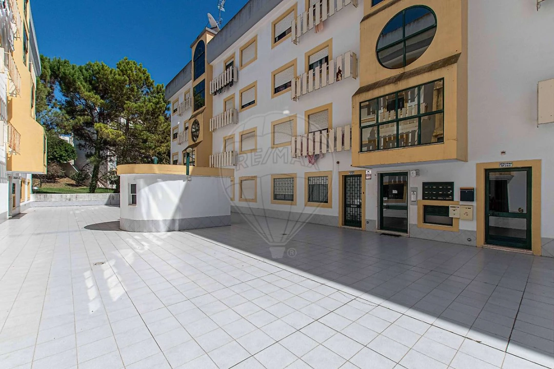 Apartamento T2 para Venda em Póvoa de Santa Iria e Forte da Casa Foto 4