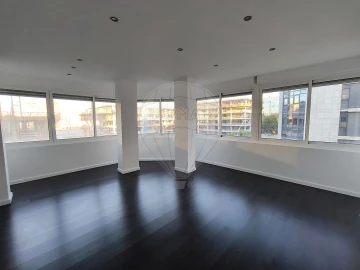 Apartamento T3 para Venda em Avenidas Novas