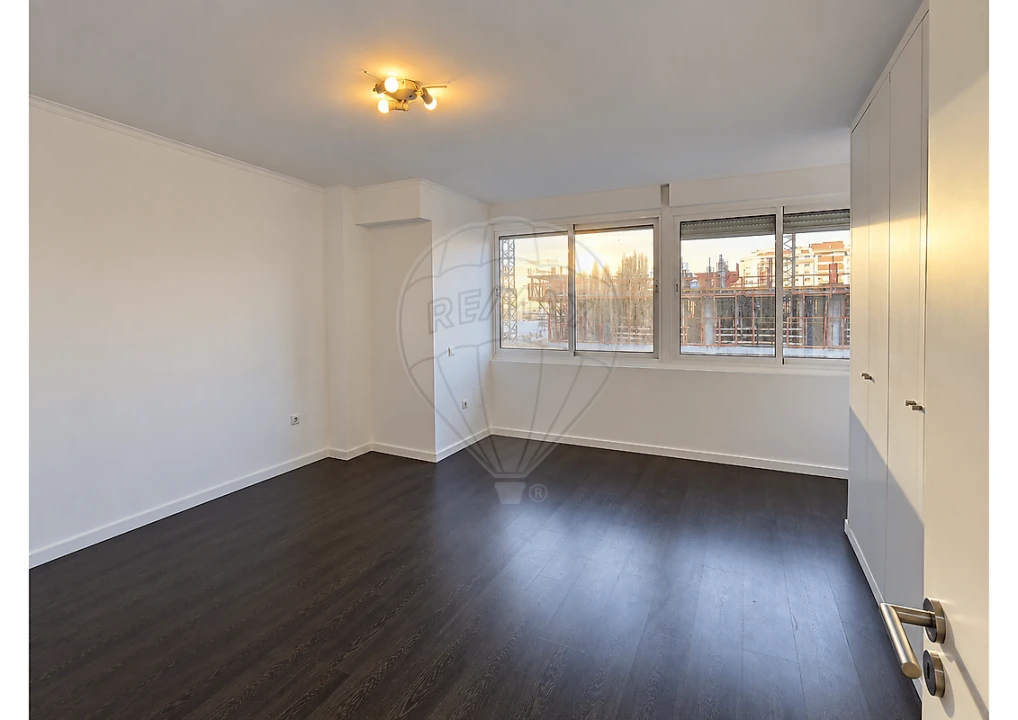 Apartamento T3 para Venda em Avenidas Novas Foto 6