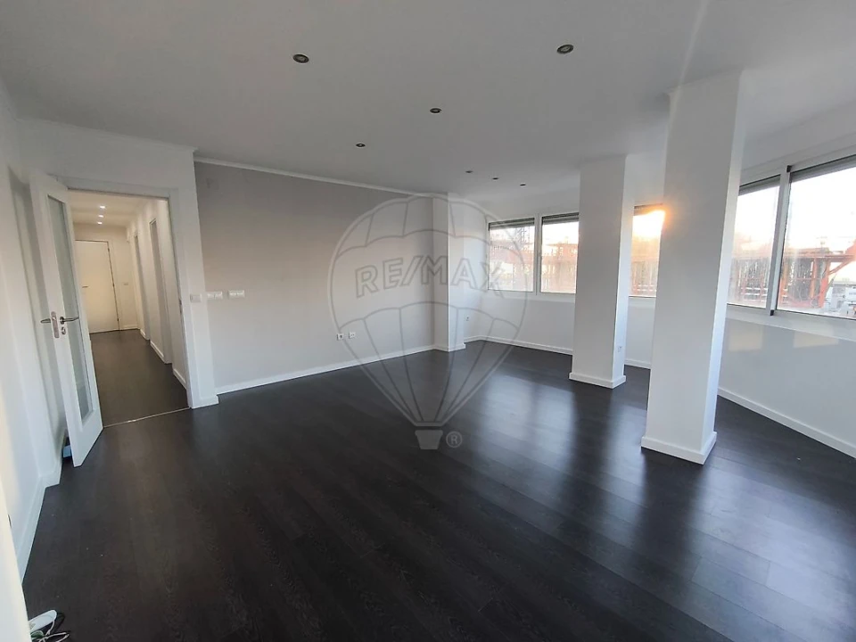 Apartamento T3 para Venda em Avenidas Novas Foto 3