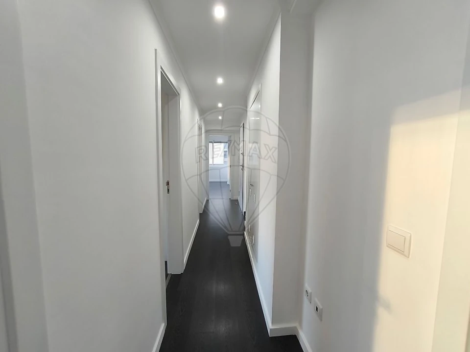 Apartamento T3 para Venda em Avenidas Novas Foto 12