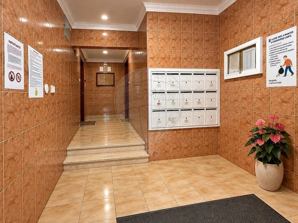 Apartamento T3 para Venda em Carregado e Cadafais Foto 6