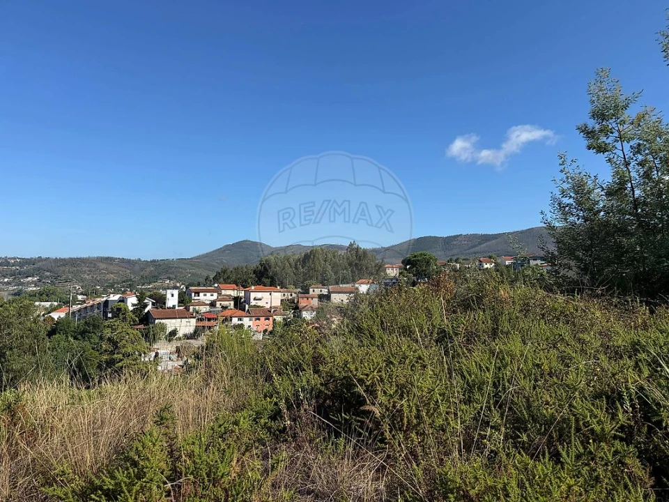 Terreno para Venda em Melres e Medas Foto 3