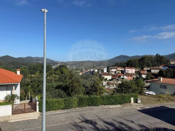 Terreno para Venda em Melres e Medas