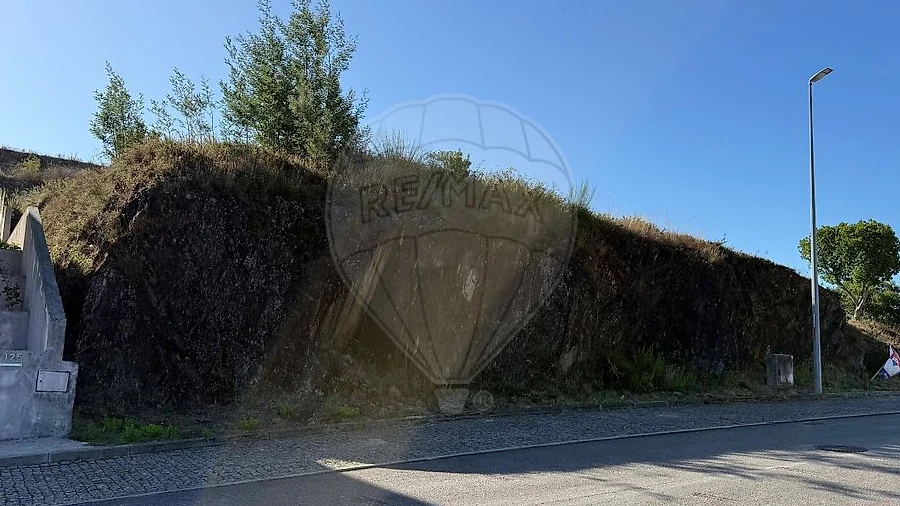 Terreno para Venda em Melres e Medas