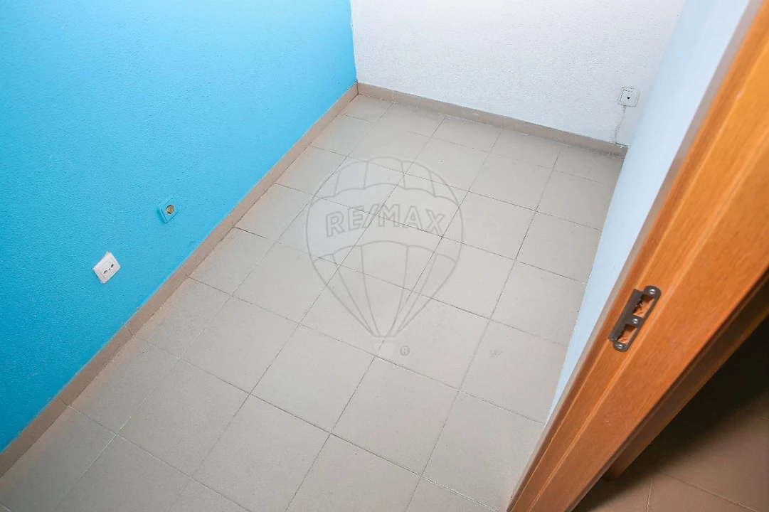 Loja para Arrendamento em Alenquer (Santo Estêvão e Triana) Foto 8