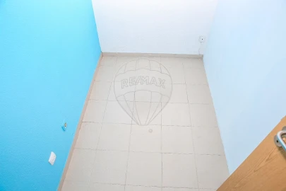 Loja para Arrendamento em Alenquer (Santo Estêvão e Triana)