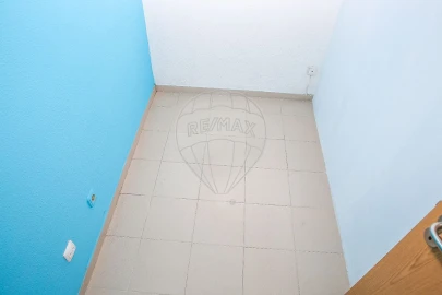 Loja para Arrendamento em Alenquer (Santo Estêvão e Triana)