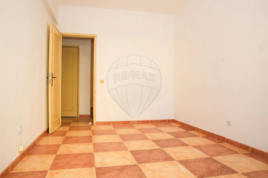 Apartamento T3 para Venda em Castanheira do Ribatejo e Cachoeiras Foto 8