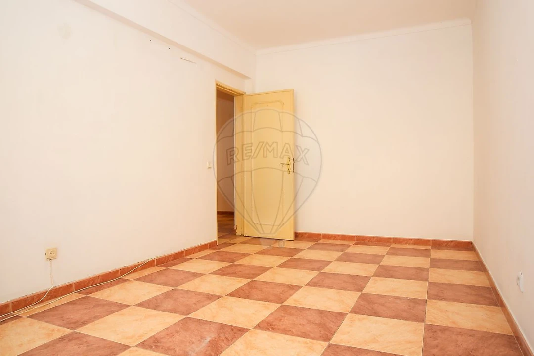 Apartamento T3 para Venda em Castanheira do Ribatejo e Cachoeiras Foto 9