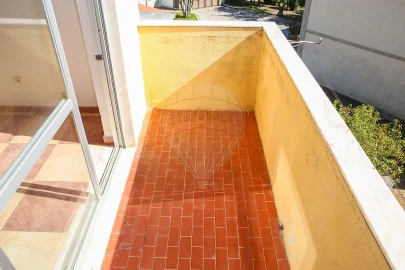 Apartamento T3 para Venda em Castanheira do Ribatejo e Cachoeiras