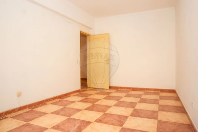 Apartamento T3 para Venda em Castanheira do Ribatejo e Cachoeiras