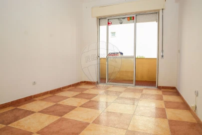 Apartamento T3 para Venda em Castanheira do Ribatejo e Cachoeiras